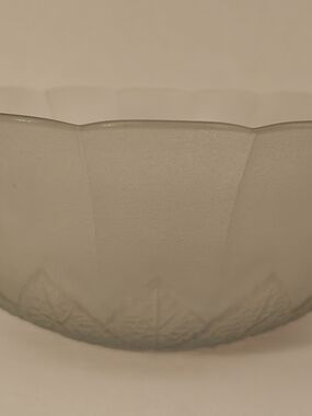 Beautiful Vintage Blue Sunflower Glass Serving Bowl